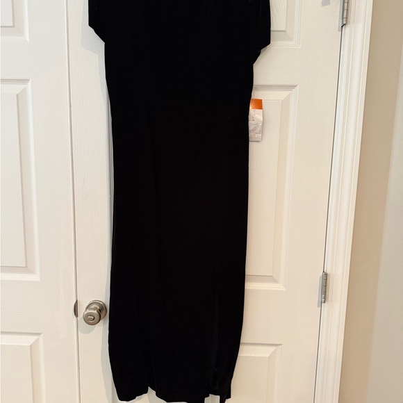 Maggy London Dresses & Skirts - Maggy London Black Sheath Maxi Dress for Cocktail